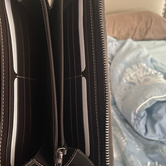 Men’s Gucci credit card wallet - Picture 5 of 6